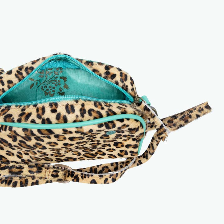 Dog with a Mission - Wholesale Crossbody Bag - Women's - Walk the dog crossbody bag
