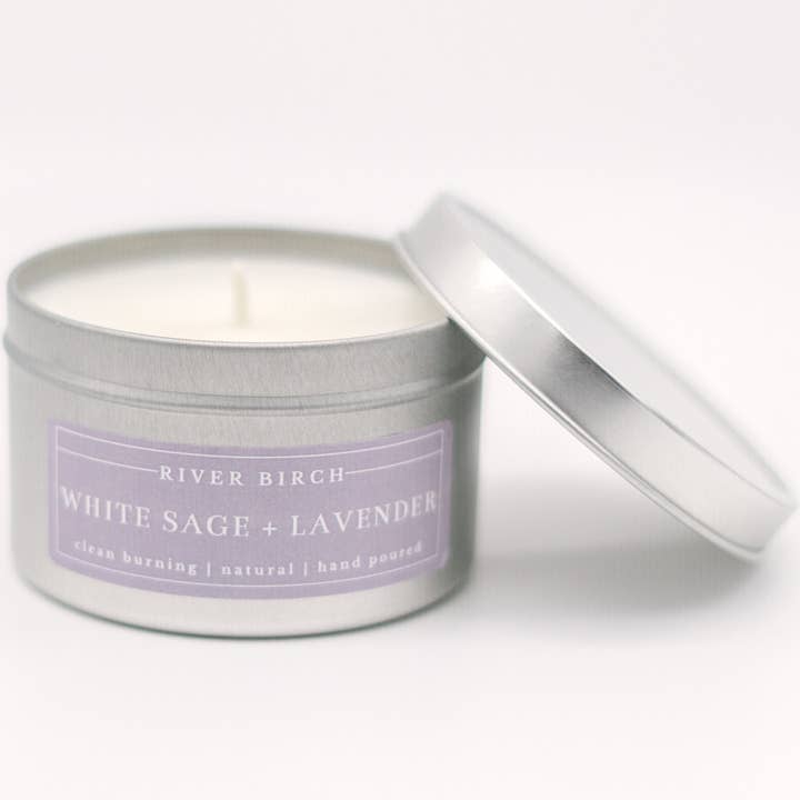 River Birch Candles – Engroshandel Rejsestearinlys – 8 oz hvid salvie lavendel - sojalys - sølv tin - neutral