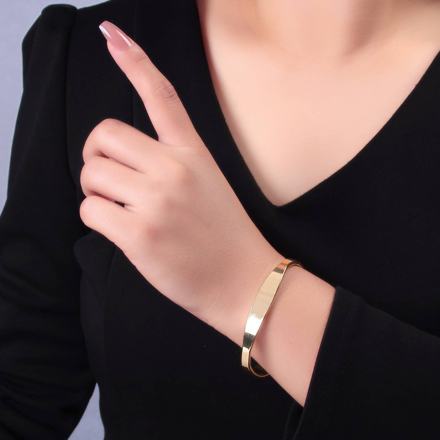 Aim Eternal - Vente Bracelet manchette - Manchette minimaliste à bande remplie en or 24 carats | WA-2663 1