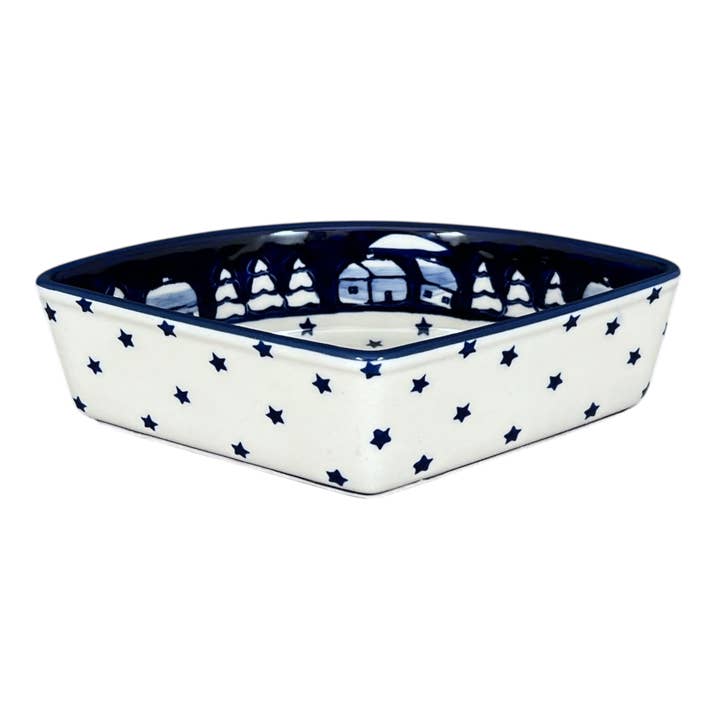 Bol, en forme de coin, 5" x 8,5" dans "Winter's Eve" par Manufaktura | M048S-IBZ pour la vente par Polish Pottery Outlet