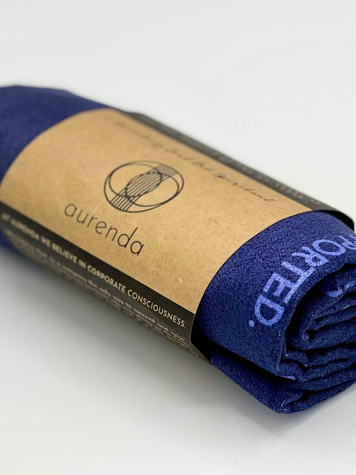 Lille Aura Empower Håndklæde - Indigo for engroshandel hos Aurenda