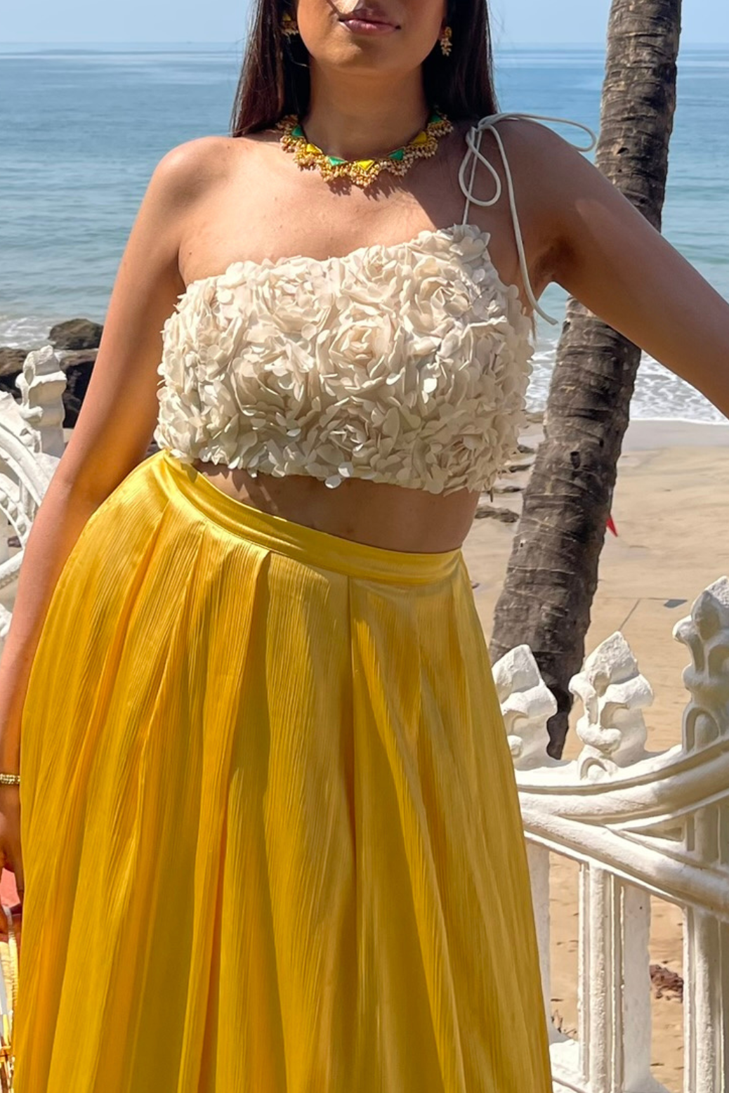 The Naked Laundry – Großhandel Bluse – Damen – Petal One String Lehenga Crop Top in Creme1