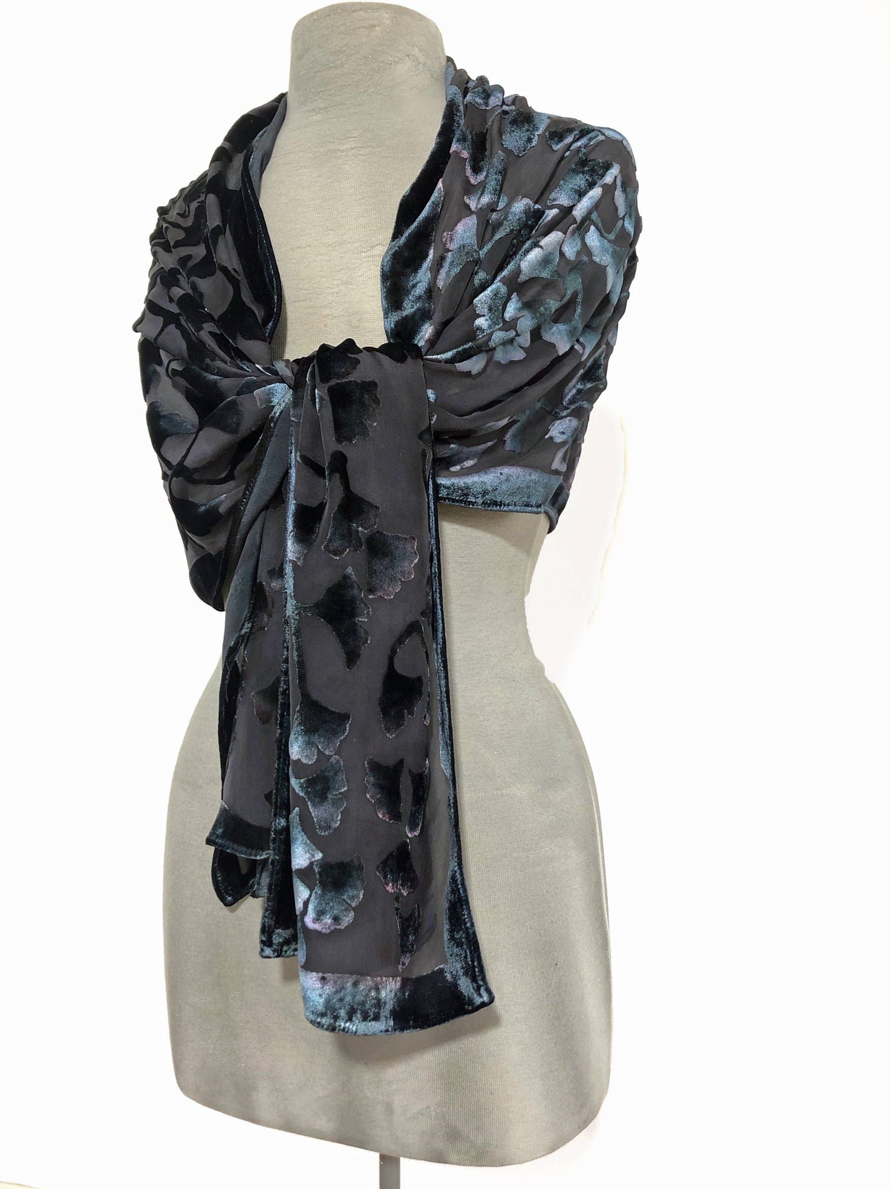 Sherit Levin Textiles - Vente Écharpe – femme - Écharpe en velours noir2