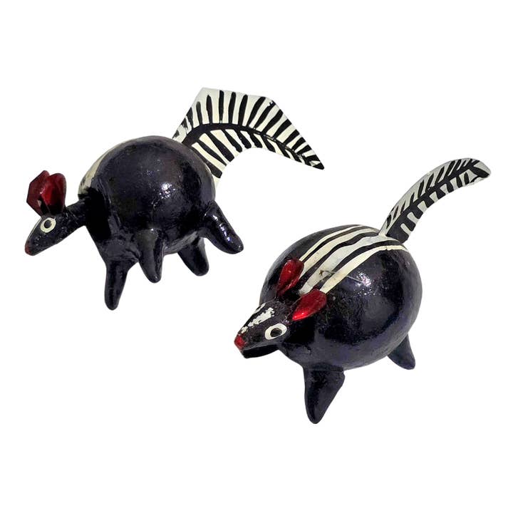 Amazon Ecology - Wholesale Decorative Figurine - Bobble-head resin pig and skunk - made by an artisan from the Peruvian Amazon1