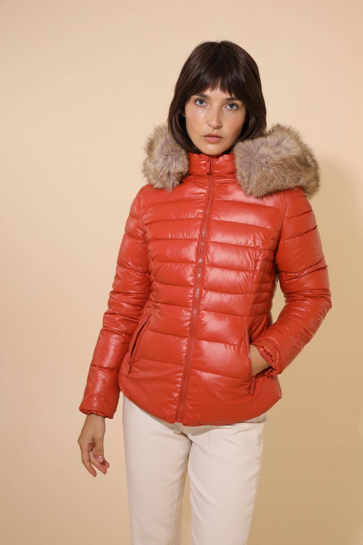 Attrait Paris - Wholesale Jacket - Women's - Metallic short puffer jacket with faux fur hood28