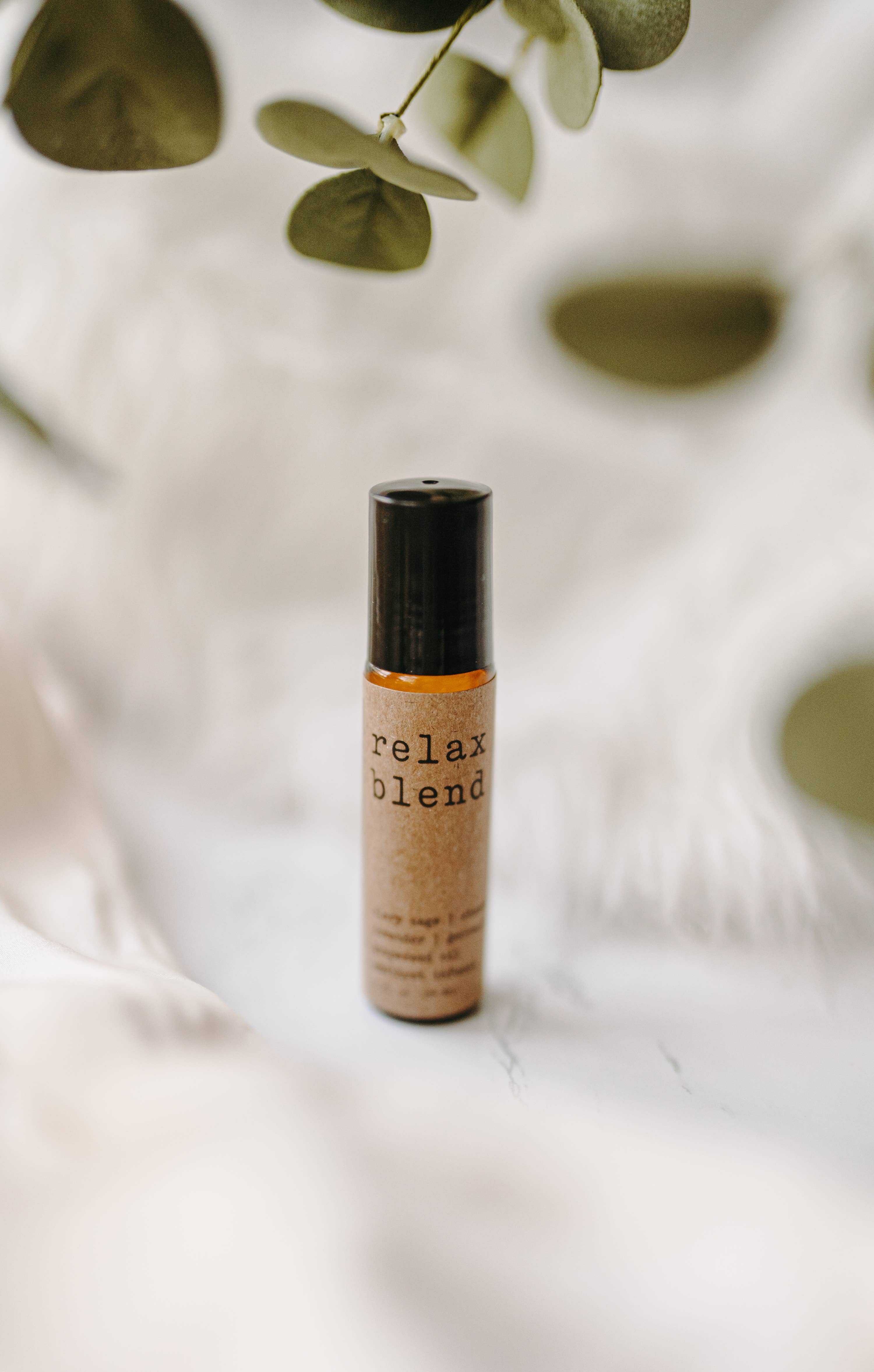 Soulistic Root - Essential Oils & Self Care Gifts - Vente Roll-on aux huiles essentielles - Relax Roller | Fabriqué avec des huiles essentielles et des cristaux d'améthyste6
