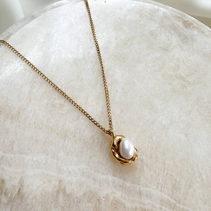 24th & Gold - Wholesale Pendant/Charm Necklace - Eileen Necklace
