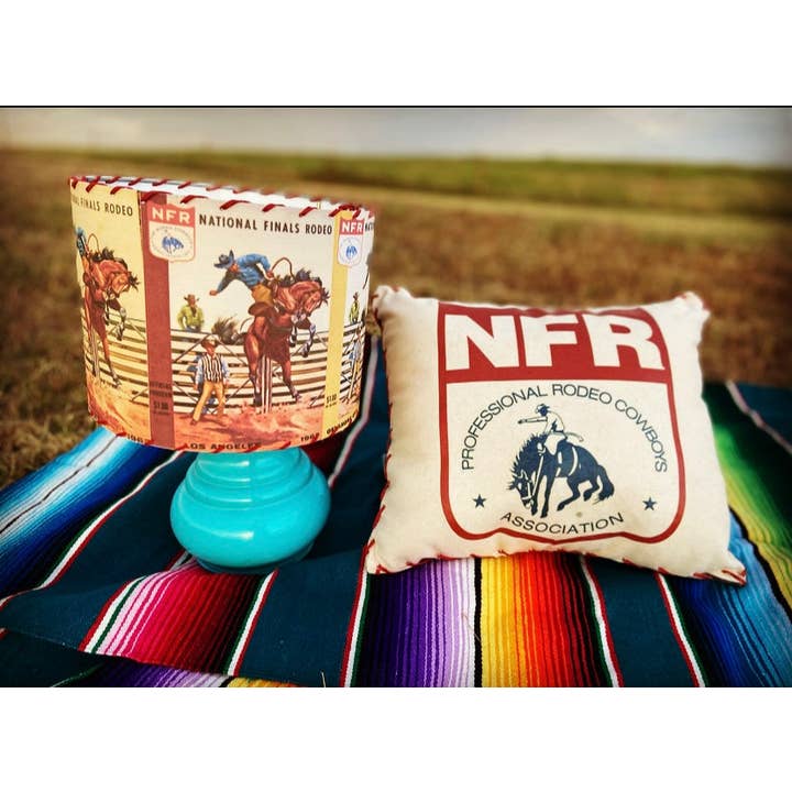Paralume Vintage NFR Program grande da 14 pollici per la vendita all'ingrosso da parte di Red Dirt Ranch Clothing Company