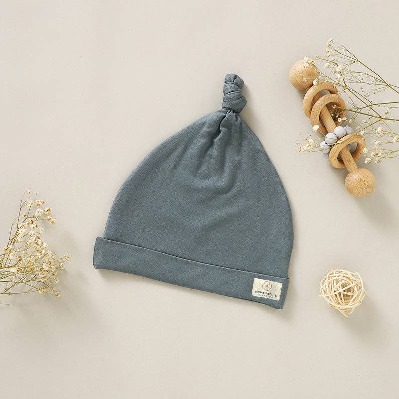 Newcastle Classics – Großhandel Beanie – Kinder – Strickmütze aus Jersey mit Knotenmuster5