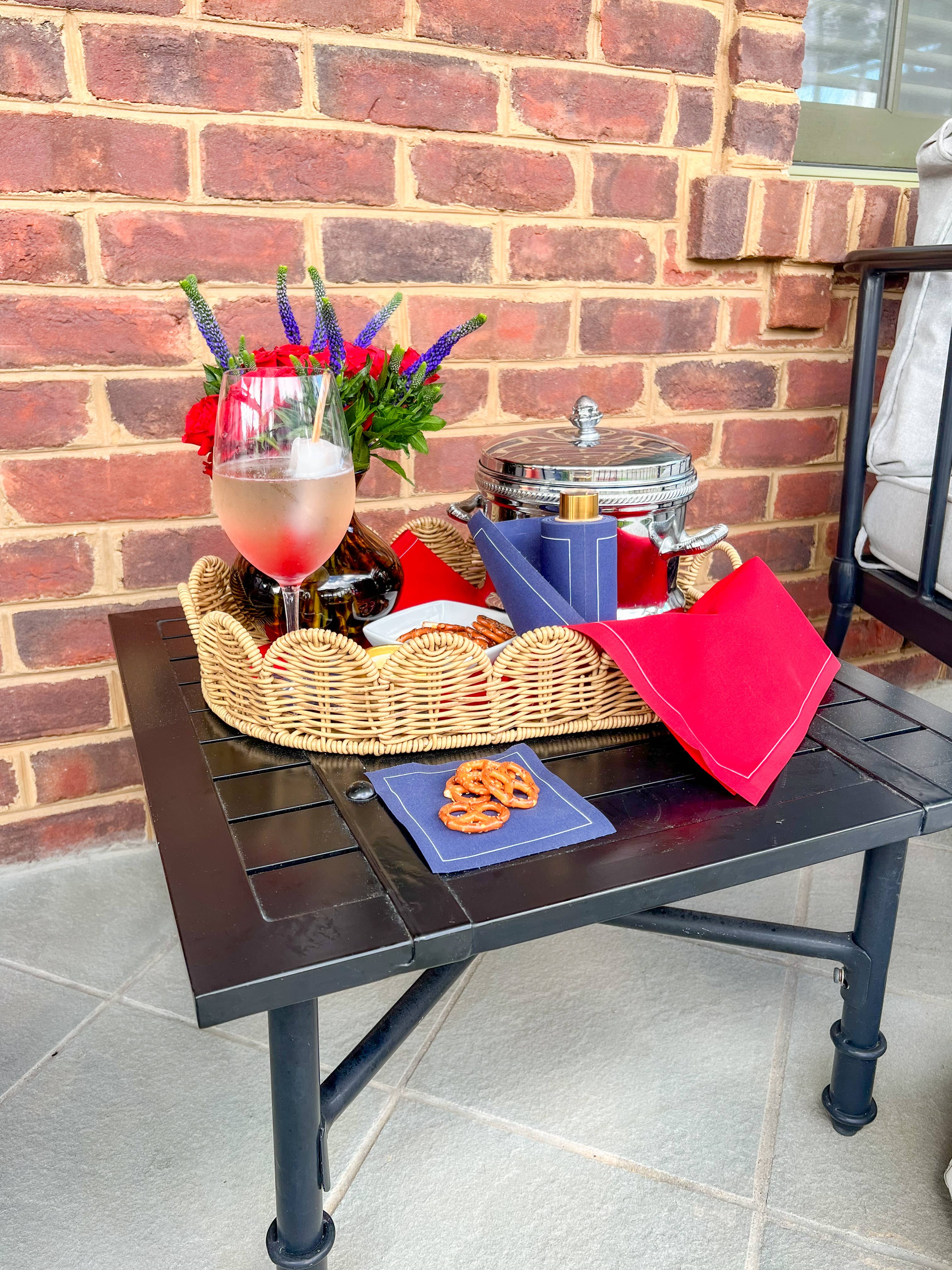 Toasting With Tara – wholesale Engångsservett – Bomullsservettrulle: Midnight City (Marinblå)6