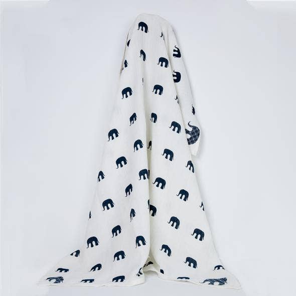 Mortimer Organic Muslin Swaddle Navy for wholesale by Lily and Mortimer