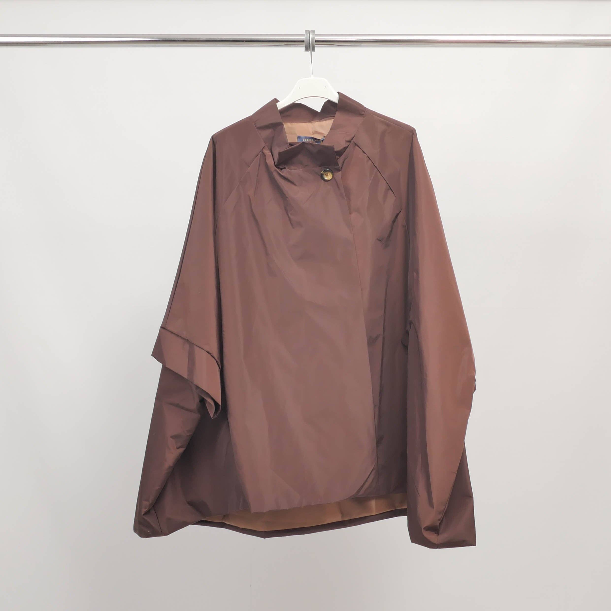 Cecile Wang – Capa de chuva - Mulher por atacado – Casaco impermeável de corte largo com colarinho abotoado – HM73502