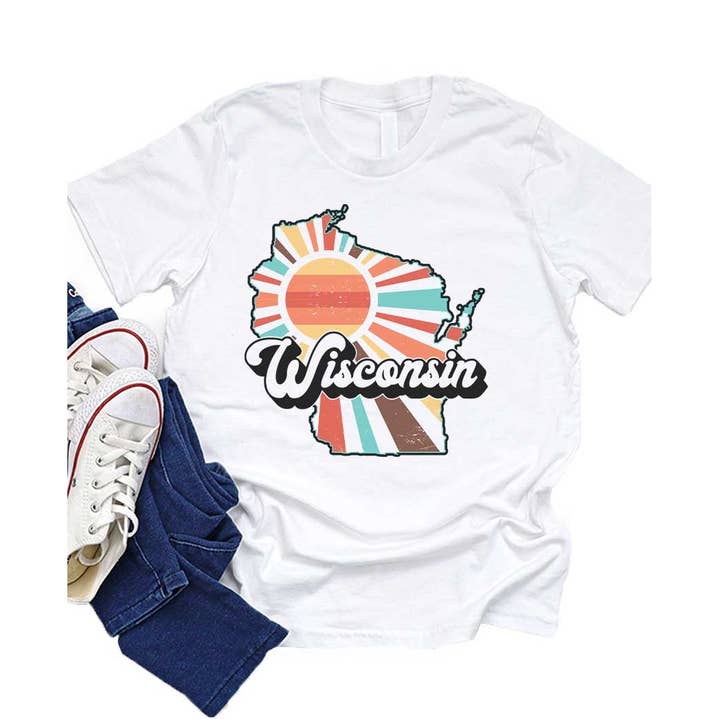 T-shirt graphique rétro pour enfants Wisconsin State pour la vente par Kids By Kissed Apparel