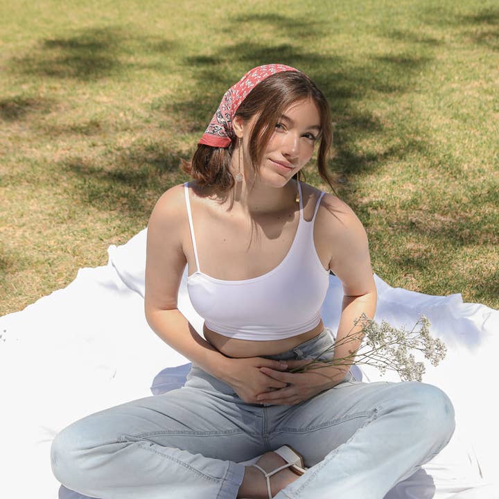 Leto Accessories – Großhandel Bandana – Damen – Florales Bandana-Tuch mit Rankenmuster – Retro-Neckerchief1