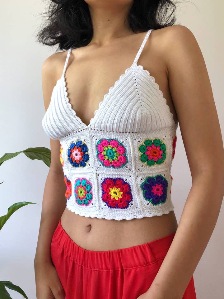Vintage gehaakte granny square halter crop top #2 voor wholesale door Honey Art and Nature