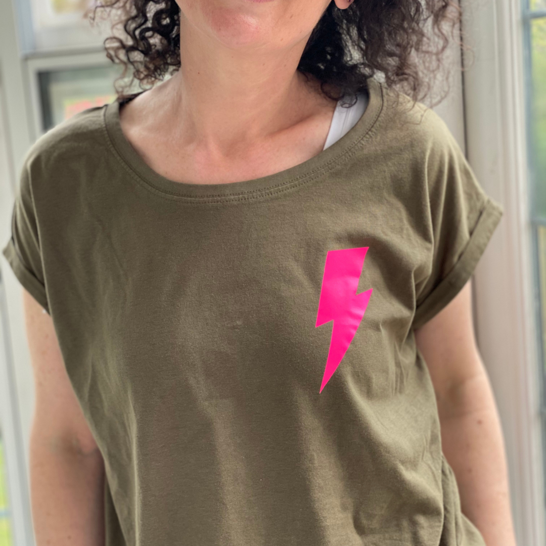 Percy and Nell Retail Limited – wholesale Screen printed t-shirt – Women′s – Khaki T-shirt with Small Neon Lightning Bolt - Pink1