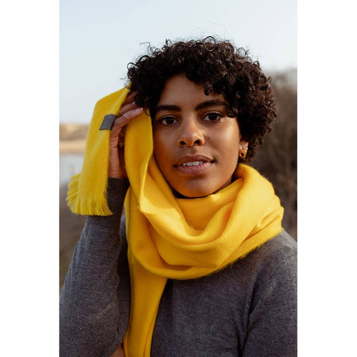 ALPACA SJAL ENSFARVET - MILD GUL for engroshandel hos Bufandy