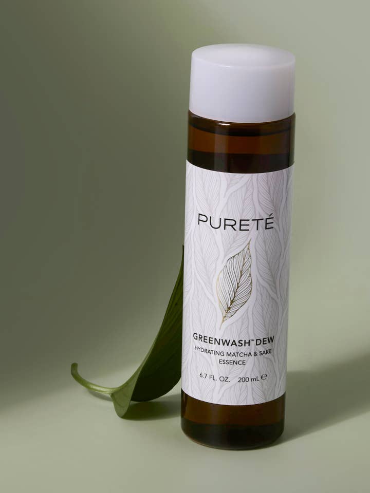 Pureté Greenwash Dew Hydrating Matcha & Sake Essens for engroshandel hos PURETE Beauty