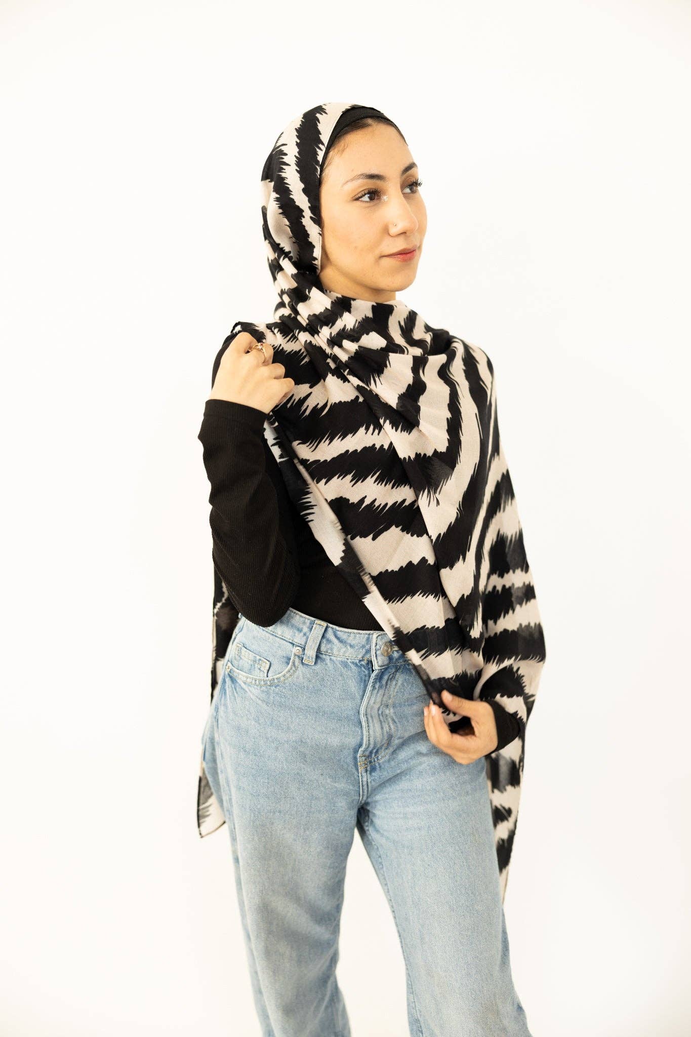 Bella Hijabs - Wholesale Hijab - Dames - Modale Hijab - Maanverlichte Zebra6