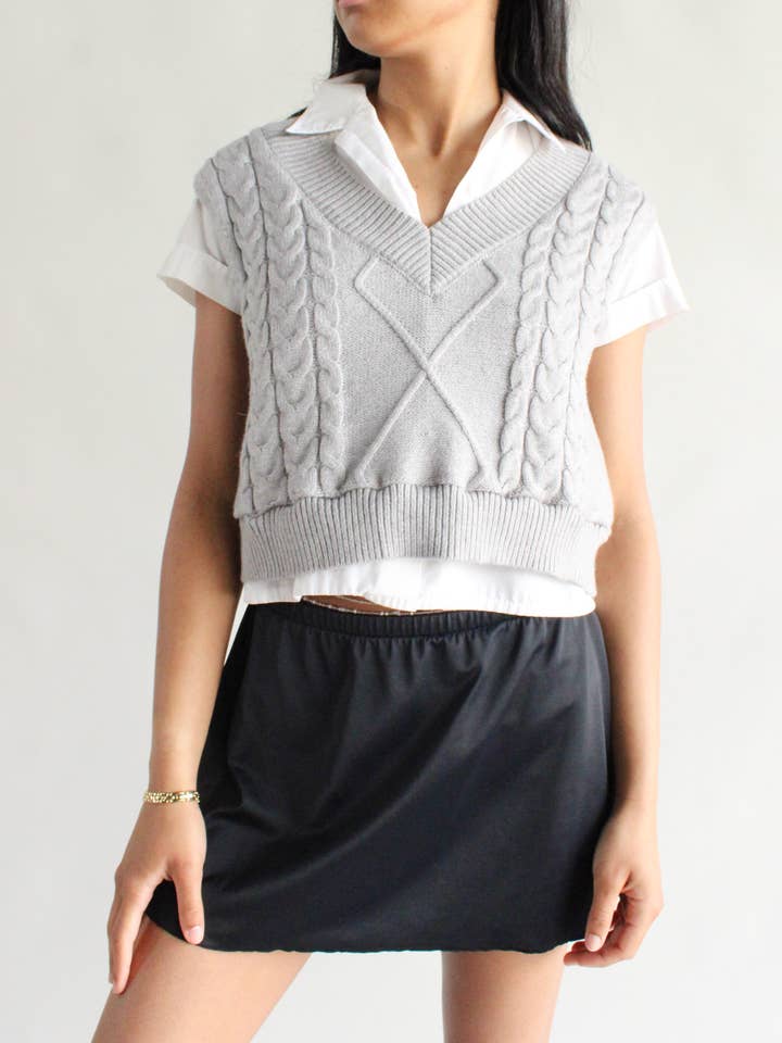 American Recycled Clothing - Wholesale Truivest - Dames - Bundeltje met cropped sweatervest1