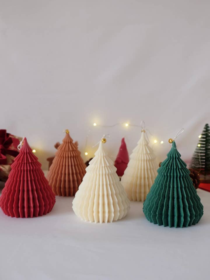 Soy Wax Christmas Tree Large Candle (15x11cm) for wholesale by Maison Bohiti