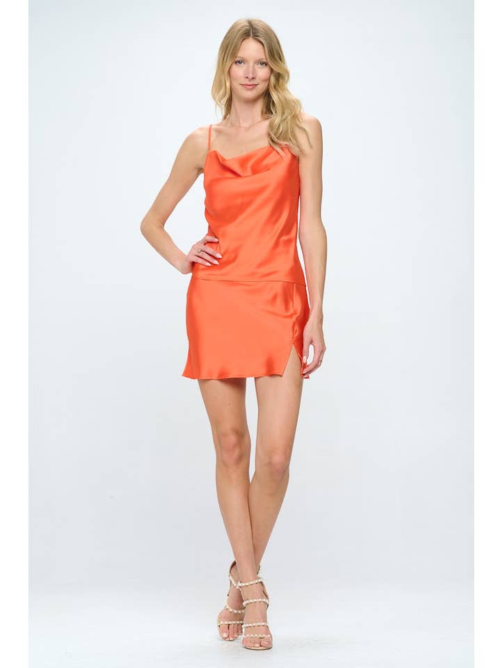 Fabriqué aux États-Unis - Débardeur en satin soyeux uni pour la vente par LKLUV