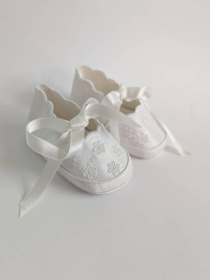 Zapatillas de bautizo con estampado floral bordado para niña sh-632 para venta al por mayor de BEAU KiD