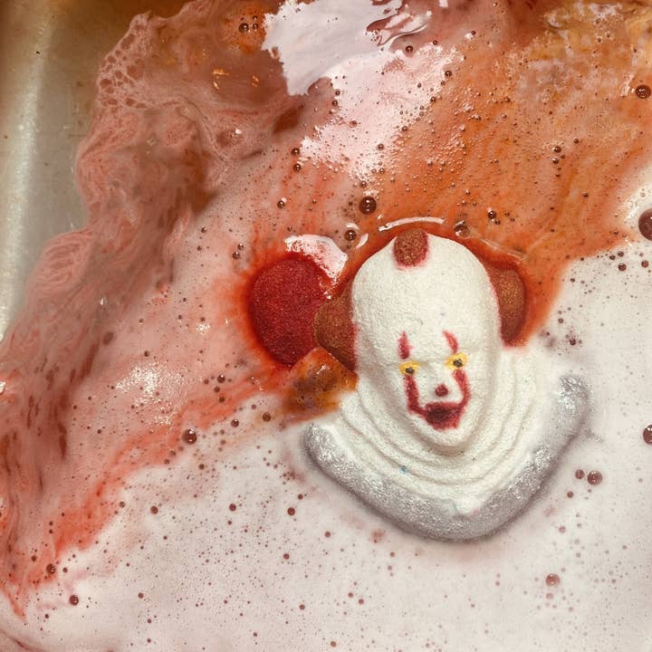LH Homemade – Großhandel Badebombe/-sprudeltabletten – PENNYWISE - IT Clown-Badebombe2