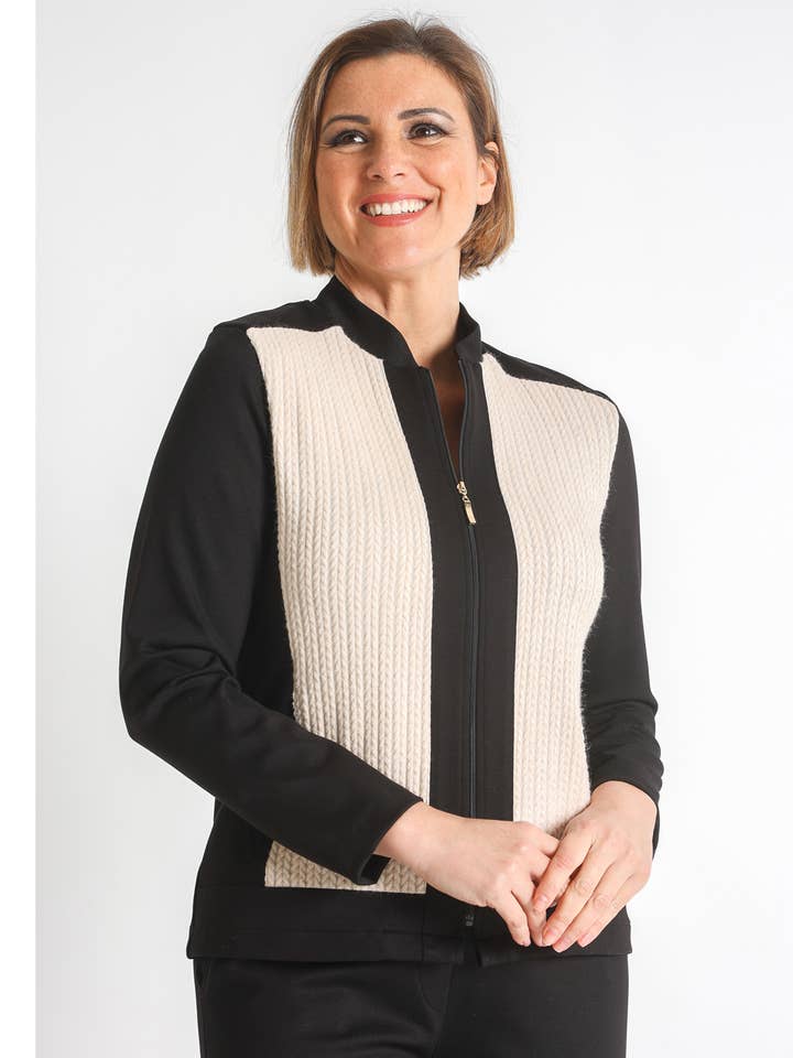 372268L GIACCA MAGLIA ROMA DAVANTI PEZZO TRECCE per la vendita all'ingrosso da parte di LOURDES CASTILLO