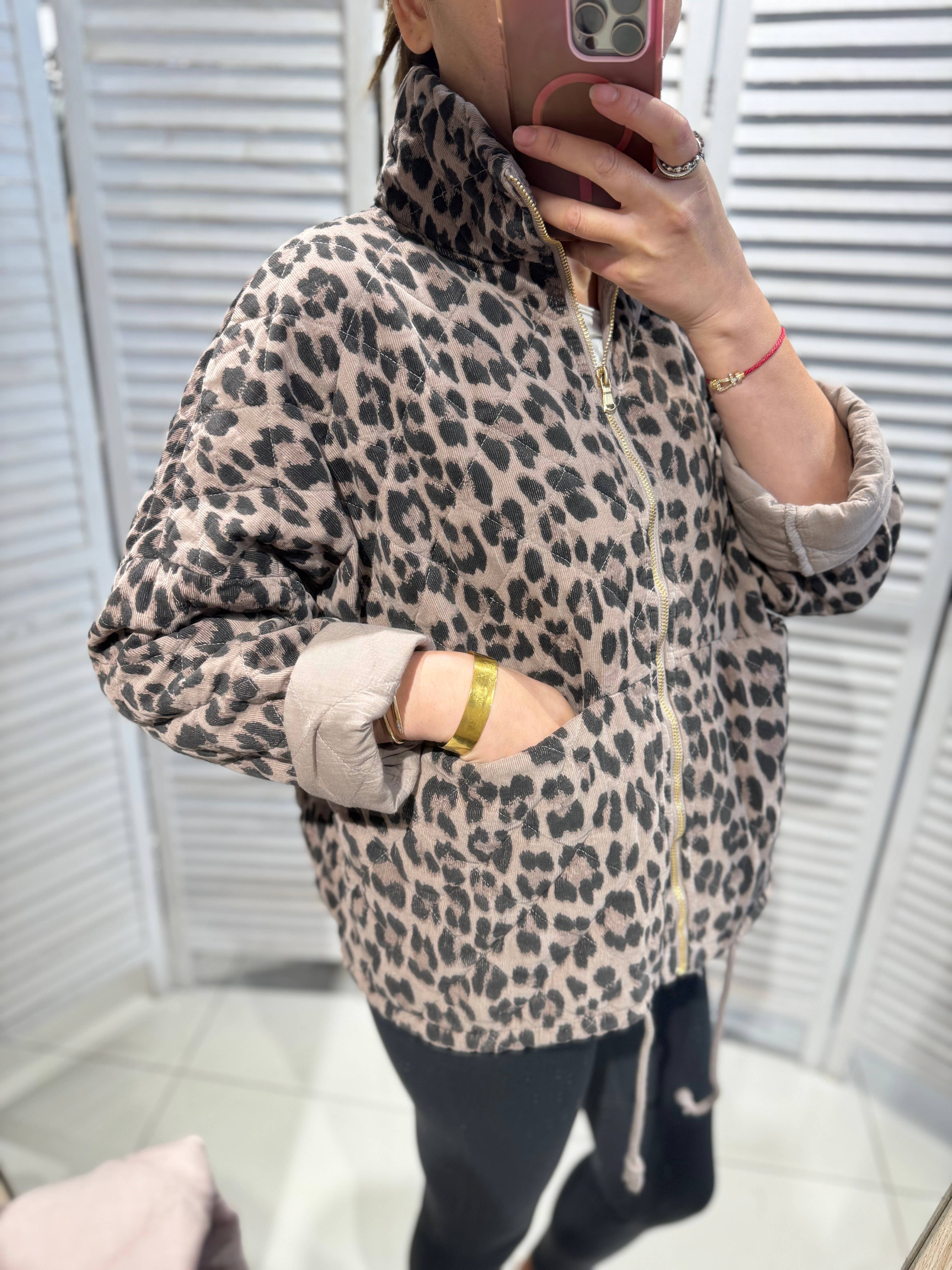 Biege Zip-up jacket with 3/4 sleeves for wholesale on Faire1