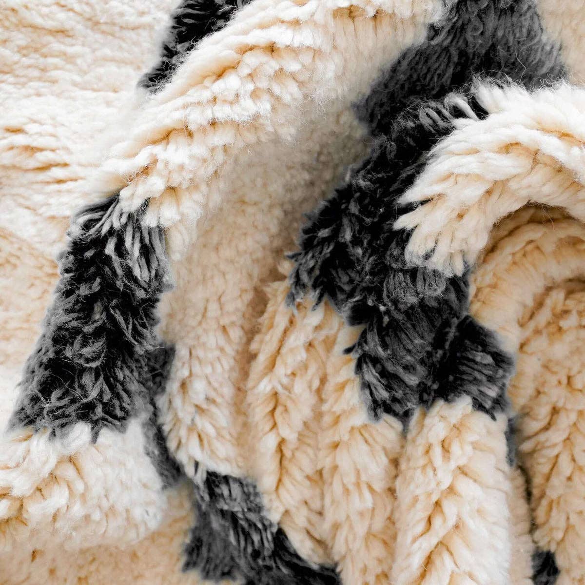 Moroccan Woven Treasures – wholesale Area rug – Black and White Moroccan Rug, Berber Rug, 9x12 area rug2