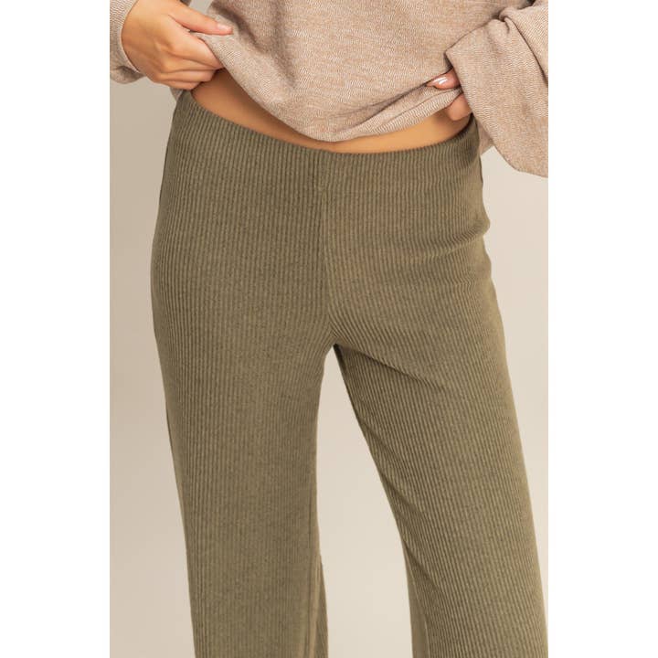 HYFVE – Großhandel Hose – Damen – Essentielle Strick-Schlaghose12