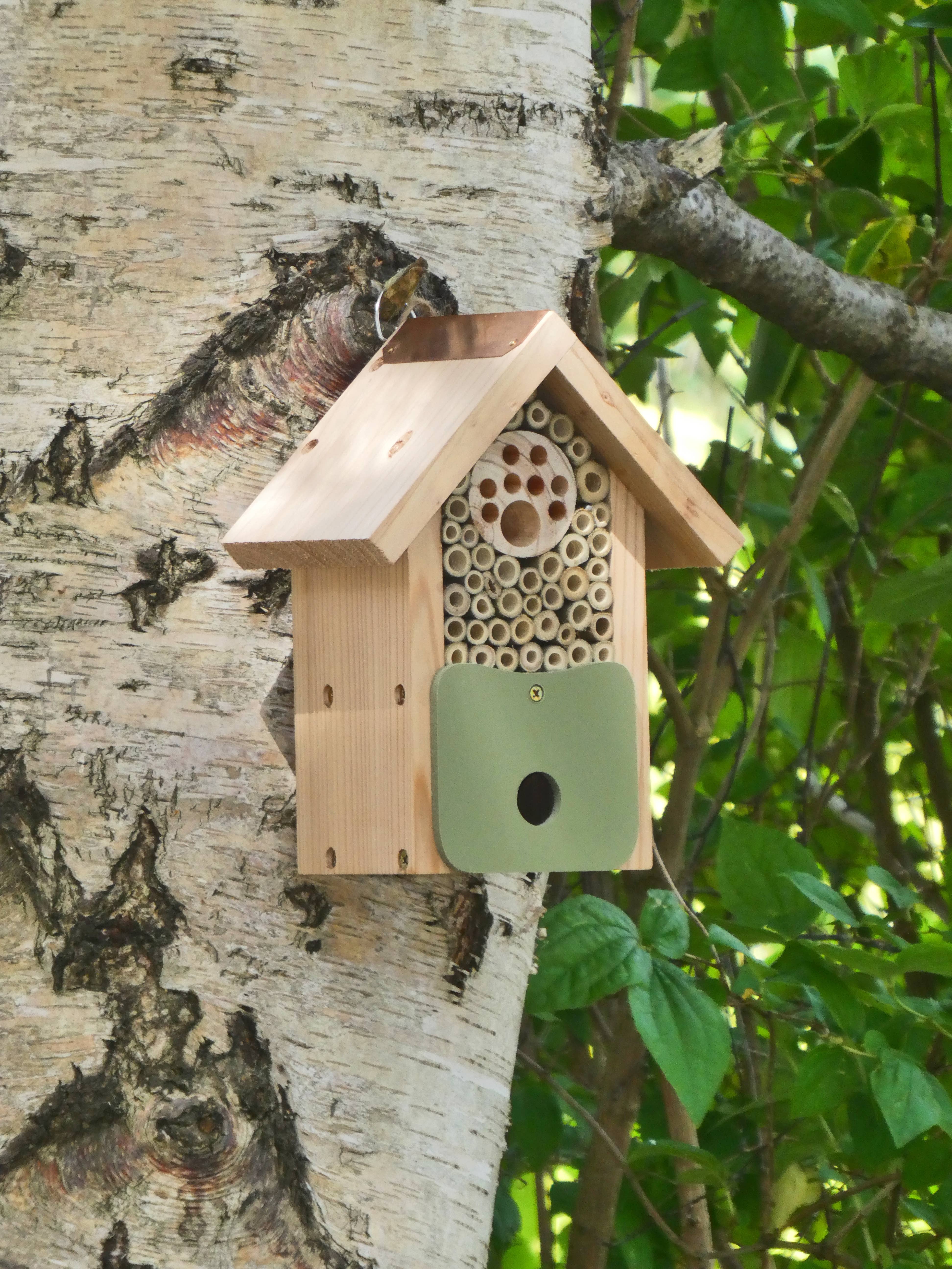 Wildlife World Ltd - Wholesale Bird House - Bee Barn Bee Nester2