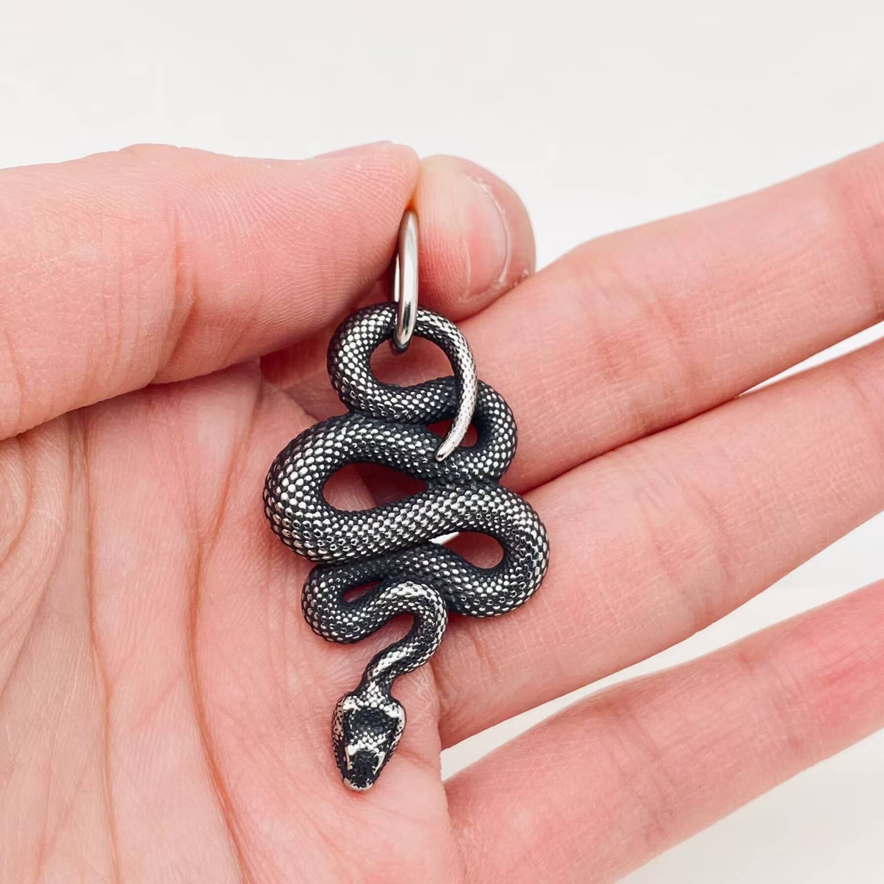 Mio Queena - Wholesale Craft Supplies - Stainless Steel Blackening Snake Charm Pendant - MJ/MNP