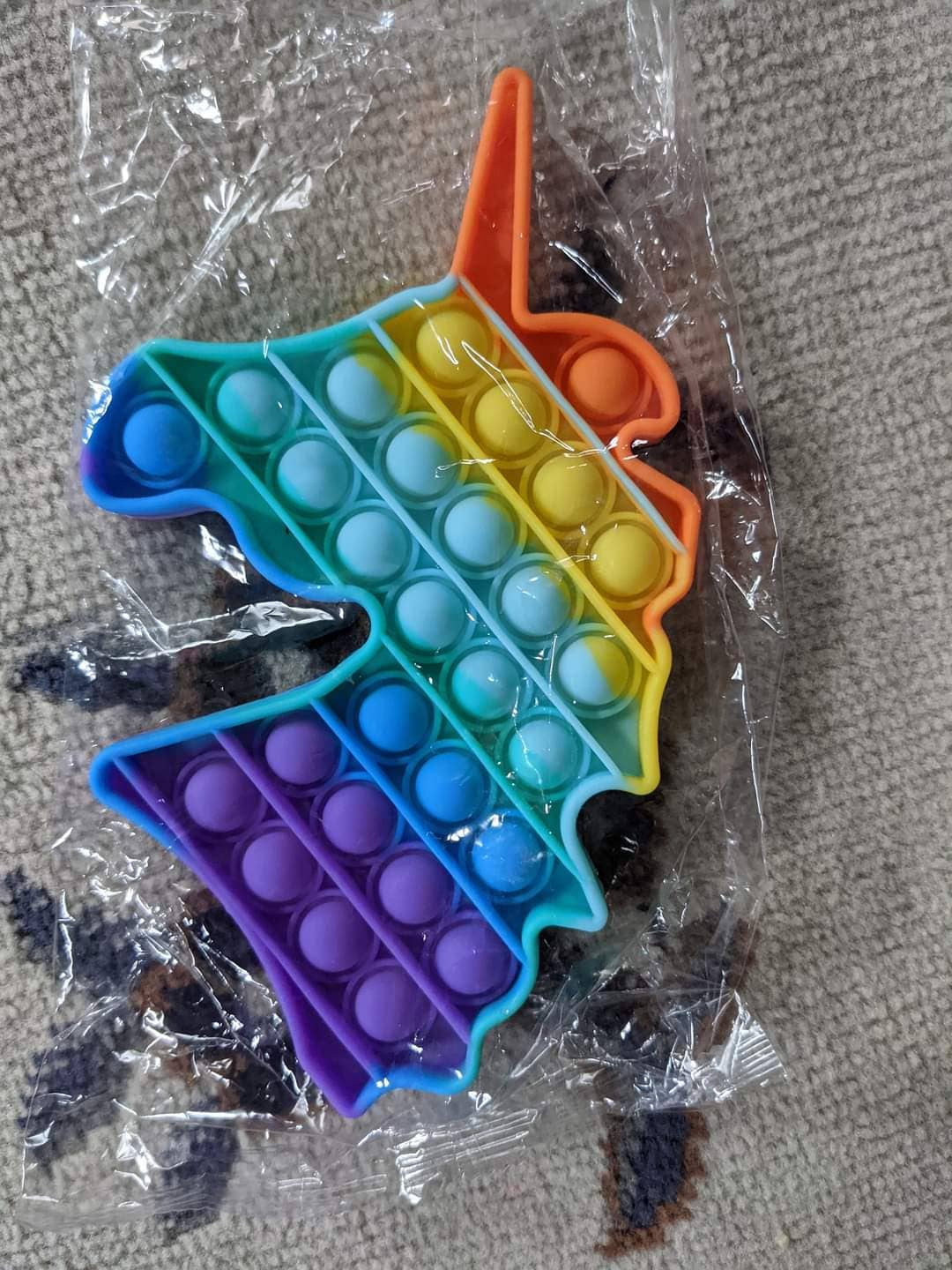 Arniyara - Wholesale Fidget Toy - Kids - Assorted Random Pop its - pack of 106