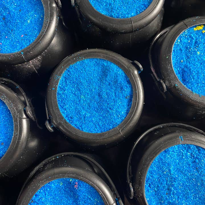 Velvet Riot Co - Wholesale Bath Bomb/Fizz - Witches Brew Cauldron Bath Bomb4