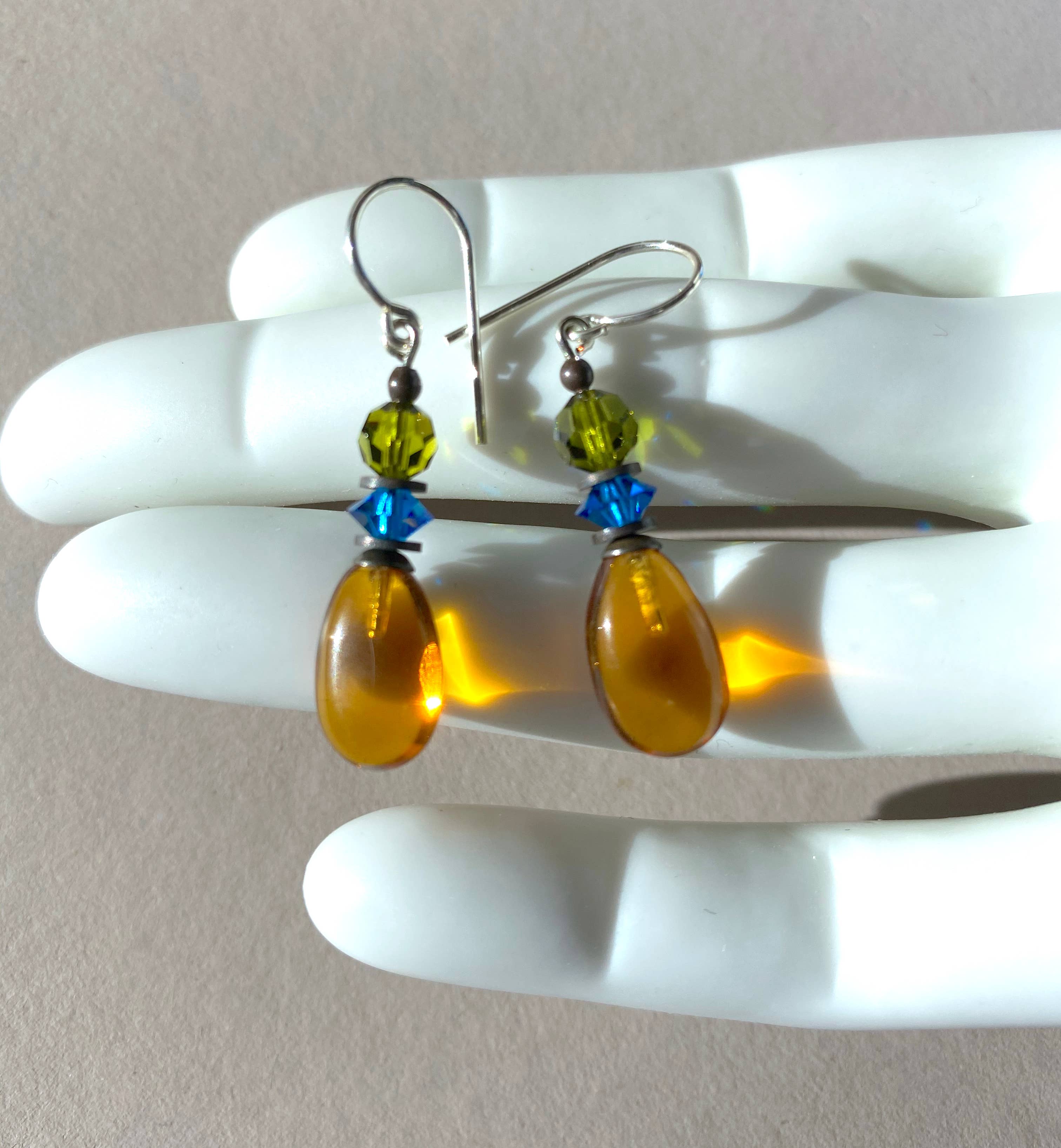 Owen Glass Collection – Brincos de argola por atacado – Raindrops 67 - BRINCOS DE TOPÁZIO, DETALHES EM CRISTAL AUSTRÍACO3