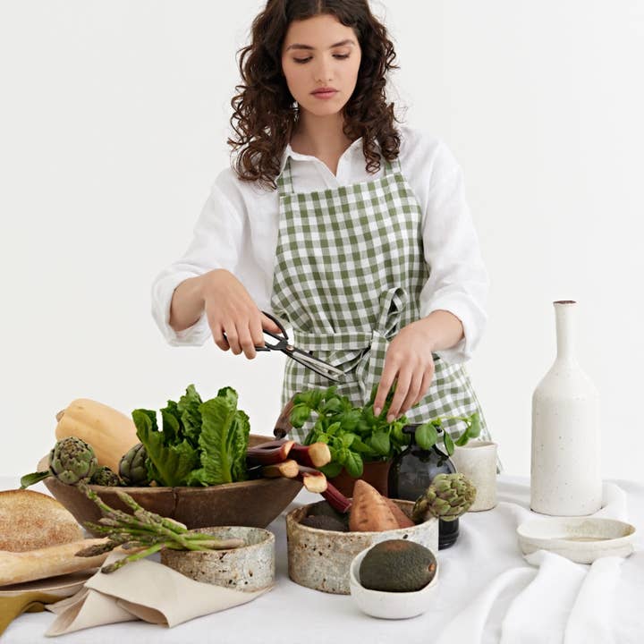 MagicLinen (We handle U.S. import procedures for you) - Wholesale Apron - Linen bib apron with pockets in various colors one size7