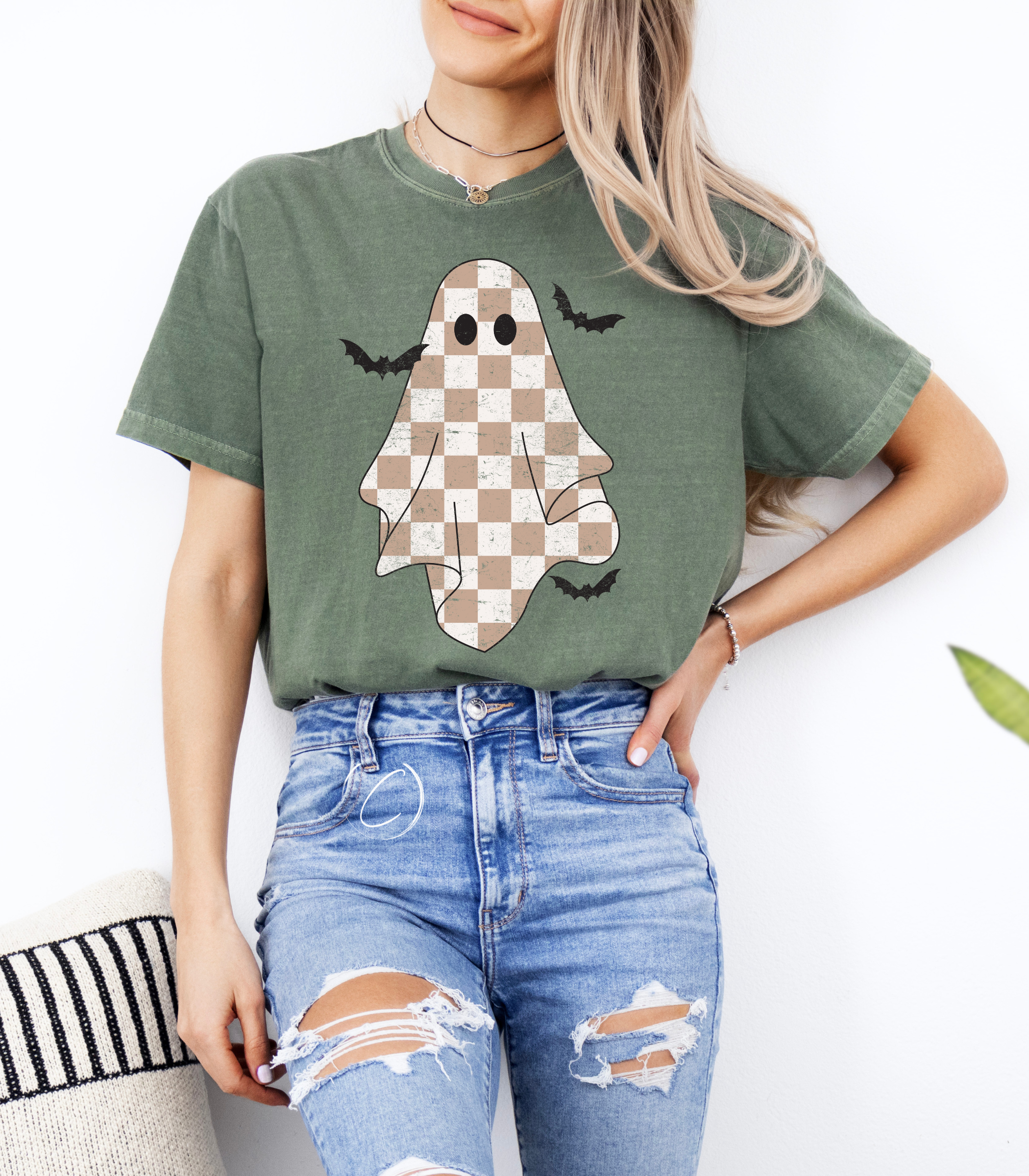 CMD Wholesale – wholesale T-shirt (graphic) – unisex – Checkered Ghost Graphic Tee1