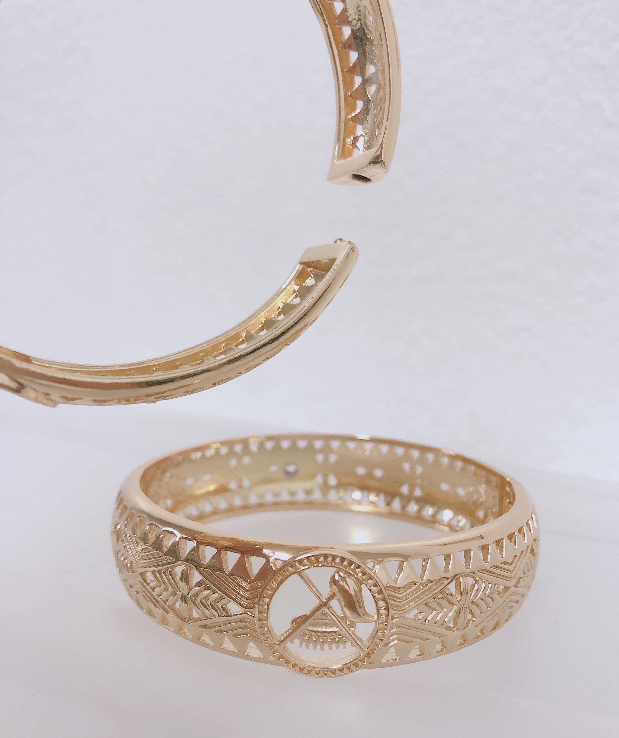 Anela's Jewelry - Vente Bracelet jonc - Bracelets Samoa Seal Bracelet en or Hamilton hawaïen 18 mm2