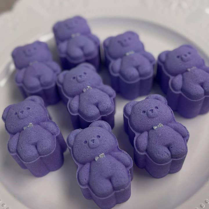 Little Lavender Bear Bath Bomb for wholesale by Poppy & Thyme