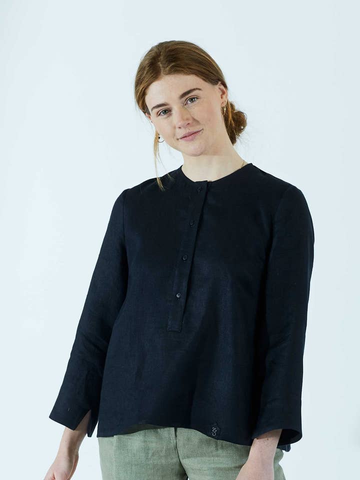 Blusa a 7/8 maniche CALA notte scura per la vendita all'ingrosso da parte di Grenzgang - slow womens fashion made in the Alps