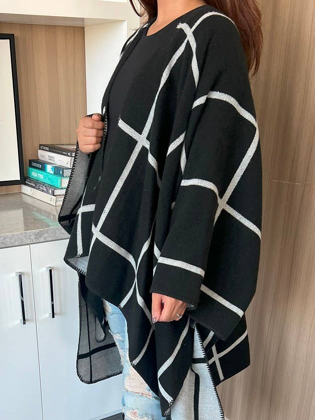 Justin & Taylor – wholesale Kimono – Women's – Shiver | Plaid Kimono Two-Toned Fall & Winter Shawl13