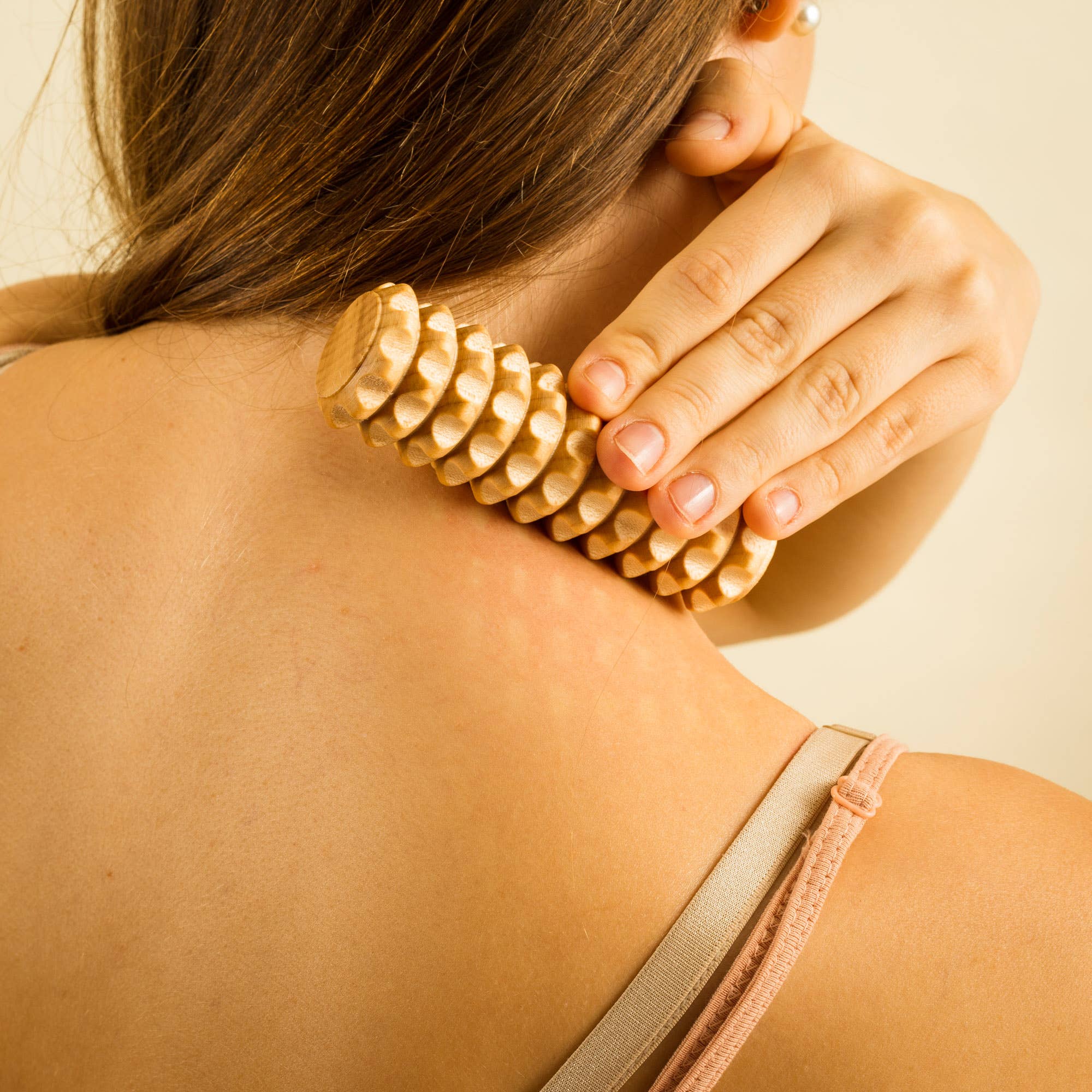 Tuuli GmbH - Vente Rouleau beauté/visage - Set de massage corporel en bois avec rouleaux Derma pour visage, cou et épaules7