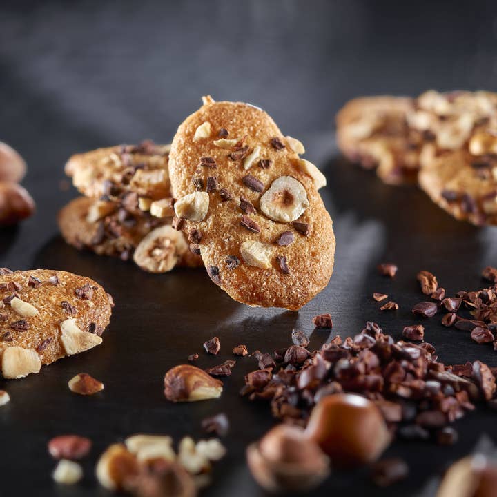 Maison Bruyere - Wholesale Biscuit - Cacao Nibs Hazelnut Cookies 1