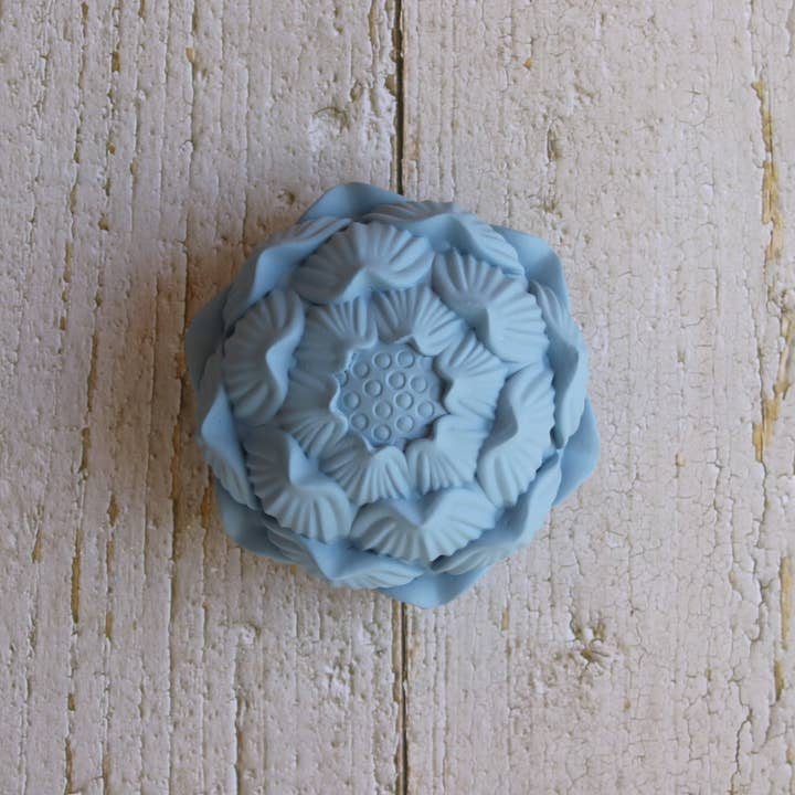 44 - Quarenta44Quatro - Wholesale Decorative Tabletop Object - Flor de Lótus de Gesso2