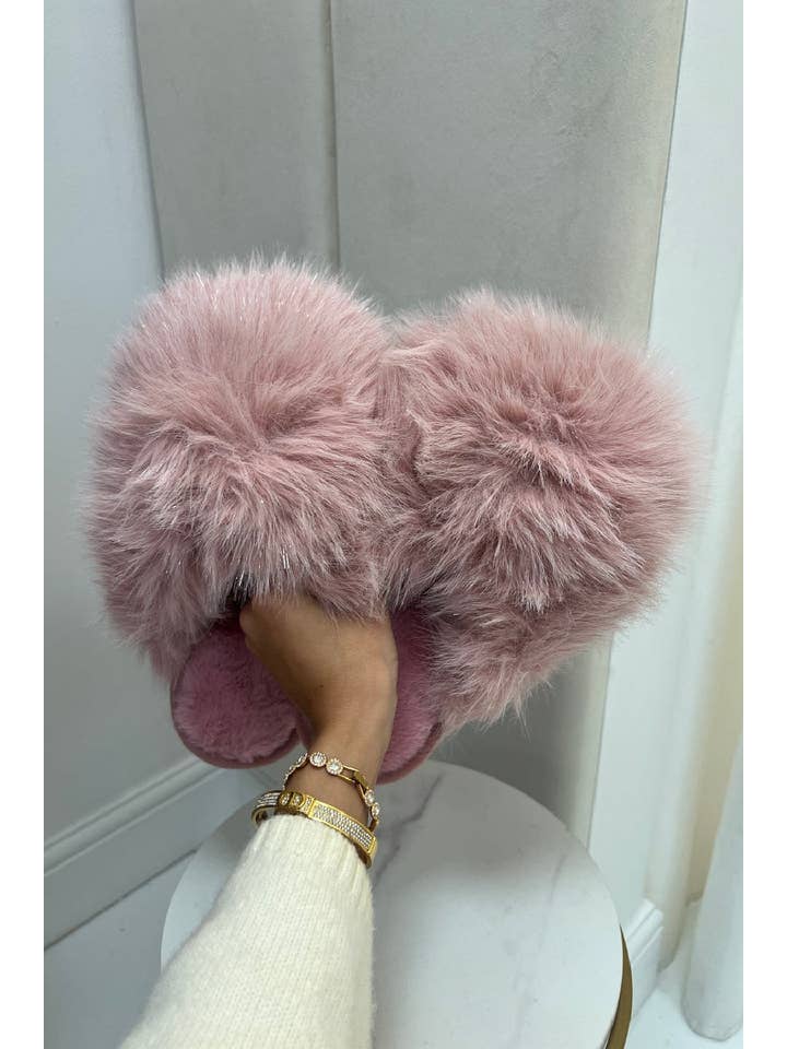 No Doubt Shoes - Wholesale Slippers - Women's - WOMEN'S EXTREME OVERSIZED FAUX FUR FLUFFY SLIPPERS5
