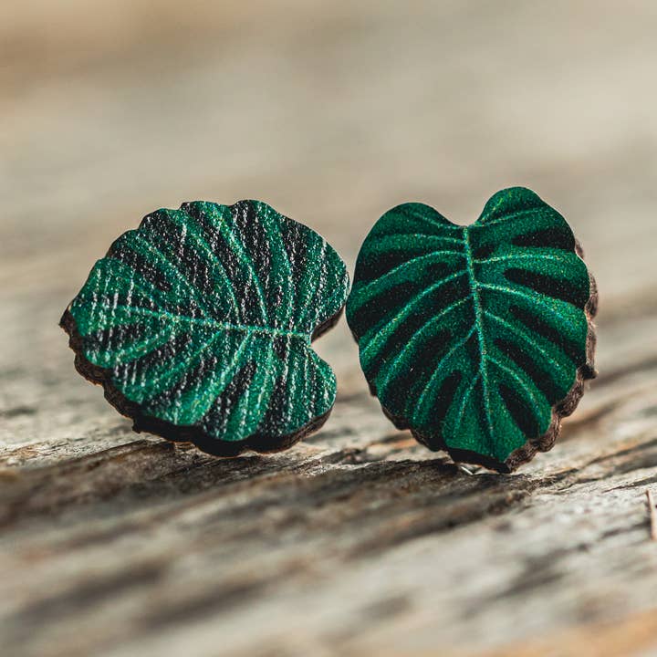 Pendientes de tuerca Monstera para venta al por mayor de Plant Posse