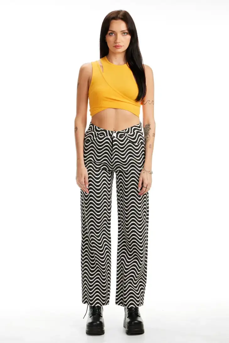 Pretty Damage – calças de ganga - Mulher por atacado – Calça Ganga Ondulada3