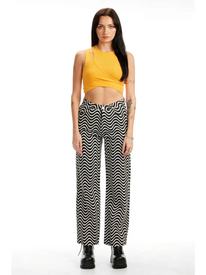 Pretty Damage – calças de ganga - Mulher por atacado – Calça Ganga Ondulada3